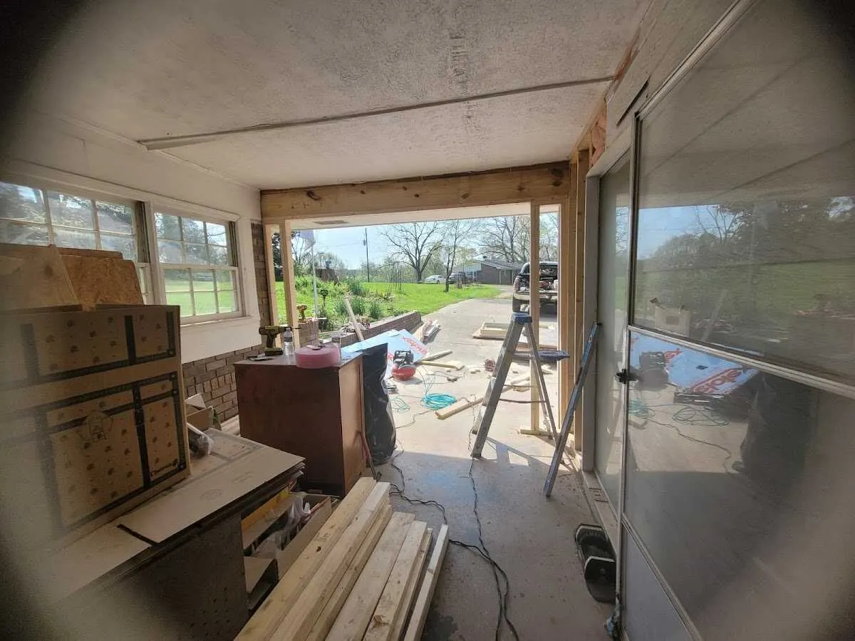 Air movers and dehumidifier for Drying & Dehumidification in Obetz